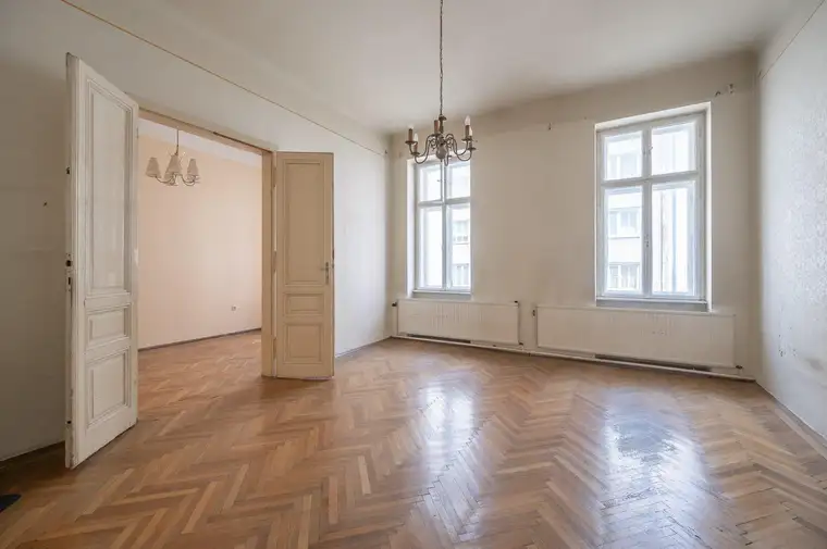 ++Rarität++ Entwicklungswürdige Stilaltbauwohnung zum Sanieren in Bestlage!