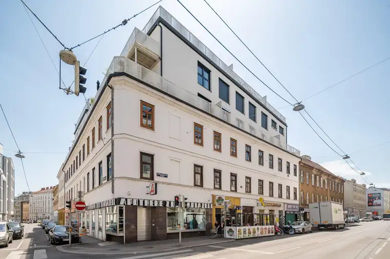 ++NEU++ Sanierungsbedürftige Altbauwohnung in toller Lage!