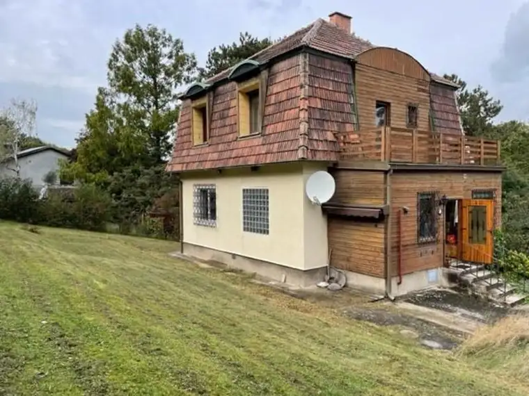 Neuwaldegg - altes Einfamilienhaus mit Grund