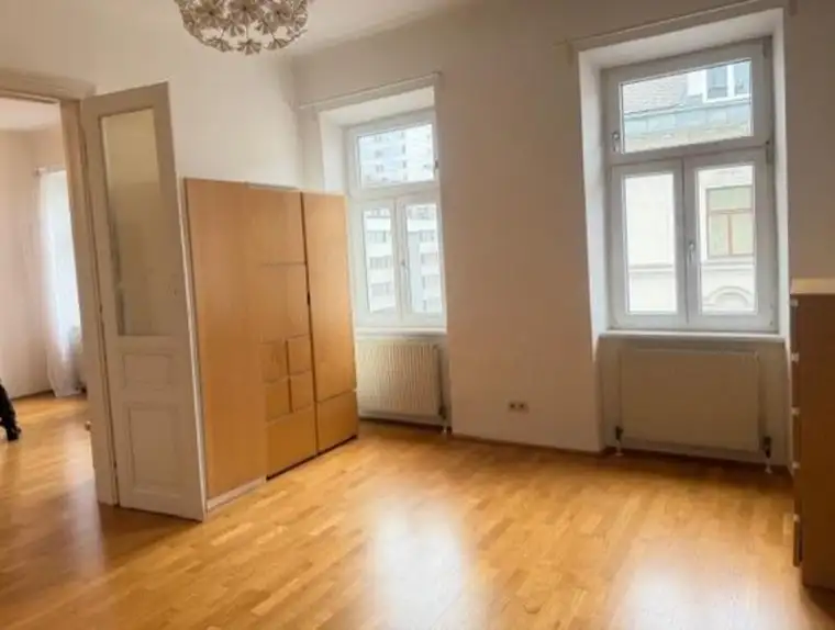 2 Zimmer Altbauwohnung ca. 65m², unmittelbarer Nähe Klinik Landstraße