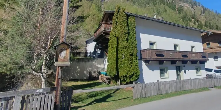 Wohnhaus mit drei kleinen Wohneinheiten zu einem interessanten Preis!