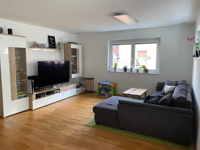 Schön gestaltete Wohnung mit großer Terrasse!