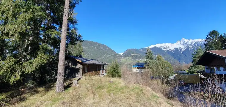 Kleiner Freizeitwohnsitz auf großem Grund mit Aussicht!