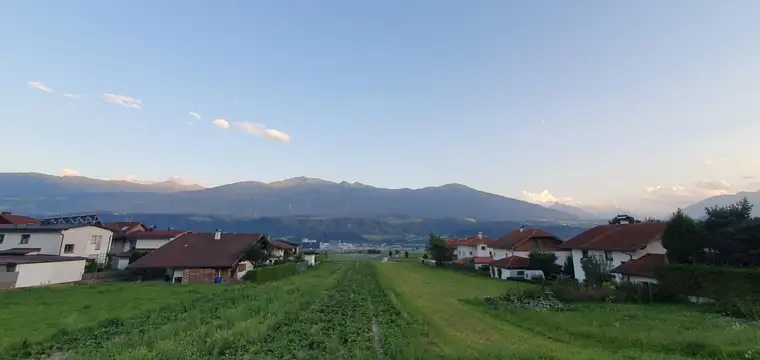 Grundstück in sonniger Ortsrandlage!
