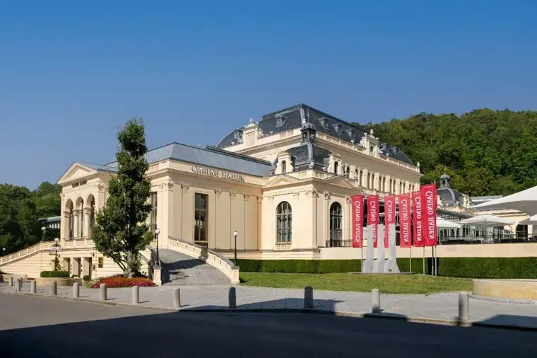 BADEN, direkt an der Fußgängerzone: frisch sanierte Gewerbe-Räume: ideal für Bürotätigkeiten oder Geschäft / Verkaufslokal: Erstbezug nach Renovierung: