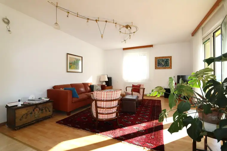 Traumhafte 4-Zimmer-Maisonette-Wohnung mit 2 Balkonen in Waldrandlage und Blick über Hinterbrühl