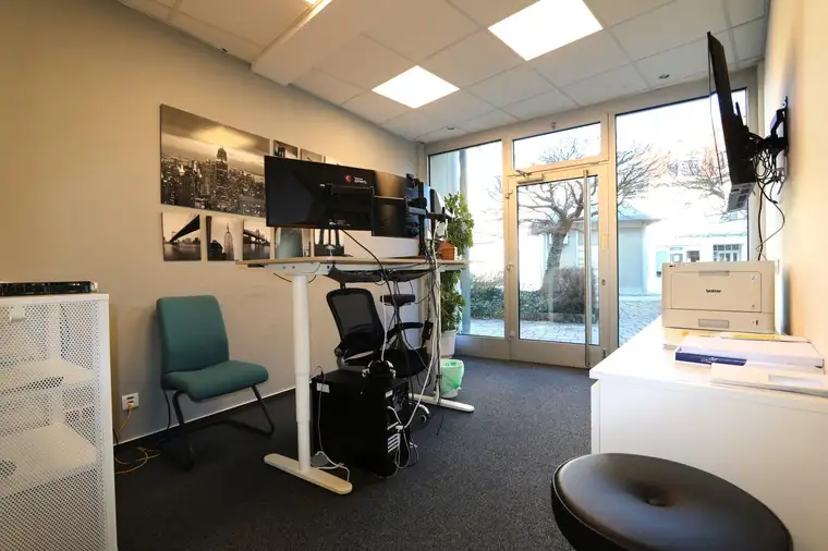 TOPLAGE! Moderne Büro-/Praxisfläche mit ca. 41,10 m² - zentral und trotzdem ruhig gelegen!