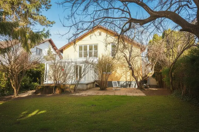 Einfamilienhaus mit 6 Zimmern und südseitigem Wintergarten