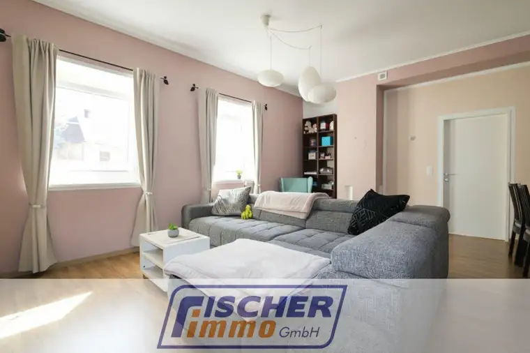 Neuwertige, barrierefreie 2-Zimmer-Wohnung mit Autoabstellplatz in Zentrumsnähe