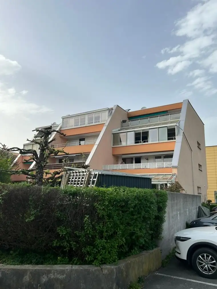 Lauterach-Dach-Apartment mit sonniger Terrasse