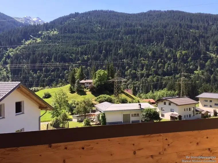 Herrlich gelegene 4 Zimmer Maisonette Wohnung