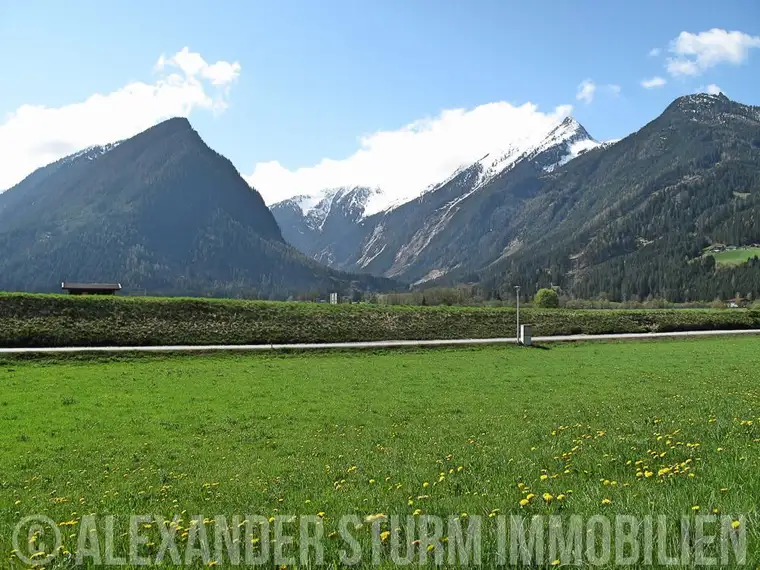 Inmitten der Ferienregion Wildkogel I Sonniges Baugrundstück mit traumhafter Bergkulisse!