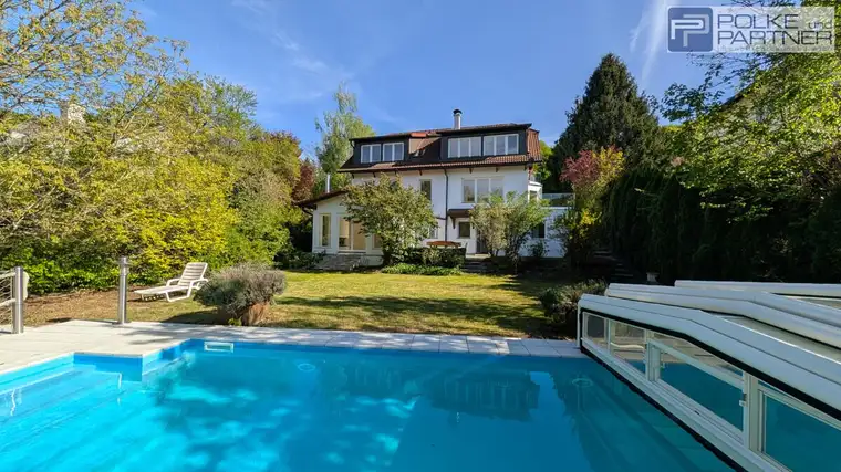 LUXUS-ERSTBEZUG NAHE WIEN: EXKLUSIVE VILLA MIT POOL, DOPPELGARAGE &amp; SONNENGARTEN