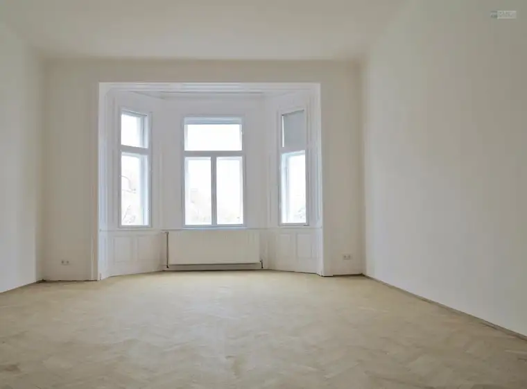 STILVOLL SANIERTE ALTBAUALTBAUWOHNUNG