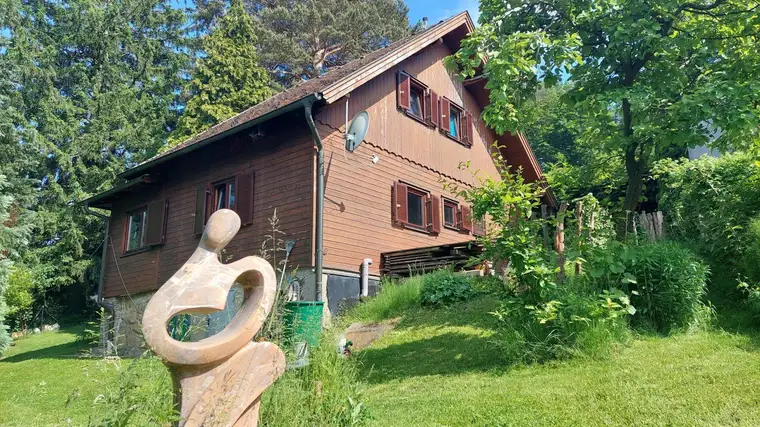 Holzhaus mit Ausbaupotenzial in Eichgraben!