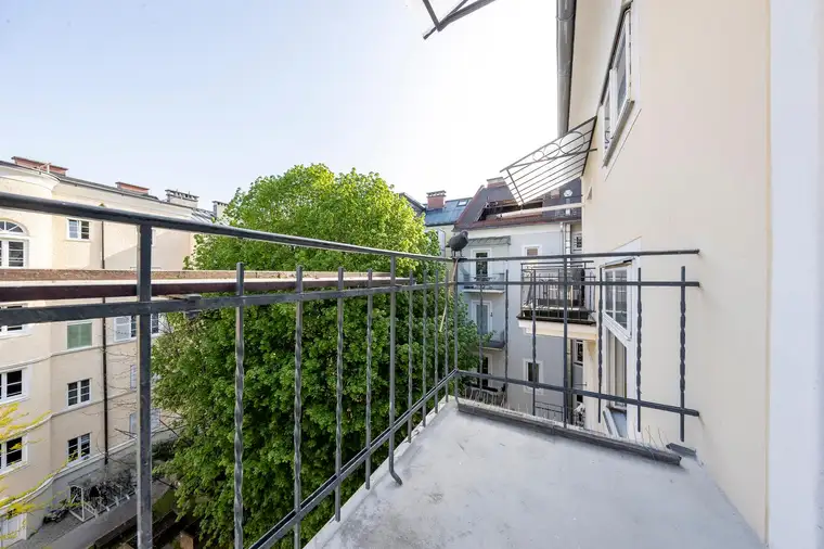 ELISABETH-VORSTADT I Generalsaniert/Erstbezug | 3-Zimmer-Altbauwohnung mit Balkon