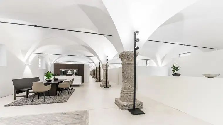 NONNTAL | GESTÜTHALLE | 518 m² Bürofläche in historischem Ensemble