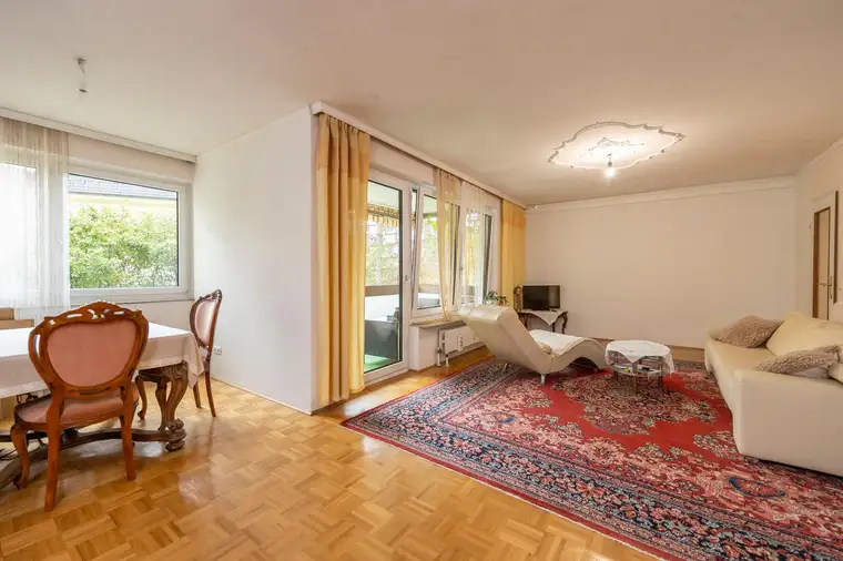 RIEDENBURG | WENIGE GEHMINUTEN IN DIE ALTSTADT 3-4-Zimmerwohnung am Fuße des Rainbergs mit Grünblick