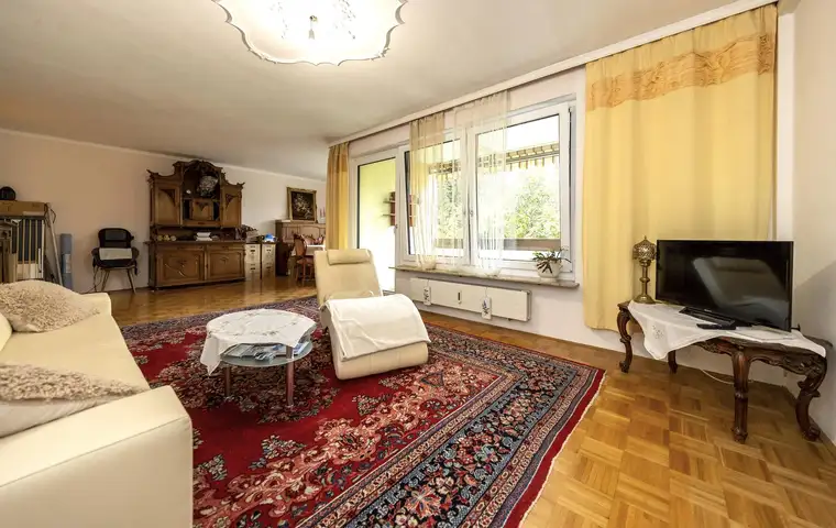 RIEDENBURG | WENIGE GEHMINUTEN IN DIE ALTSTADT 3-4-Zimmerwohnung am Fuße des Rainbergs mit Grünblick