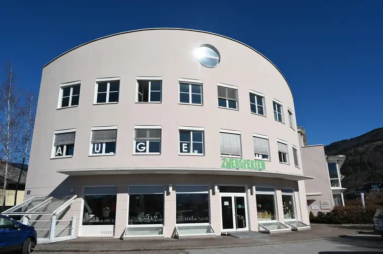 AIGEN | Vielseitig nutzbare Geschäftsfläche mit guter Sichtbarkeit und großen Schaufenstern