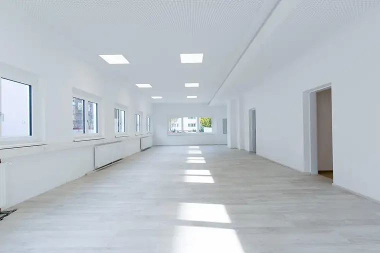 PARSCH | Attraktives Open-Space-Büro mit 115 m²