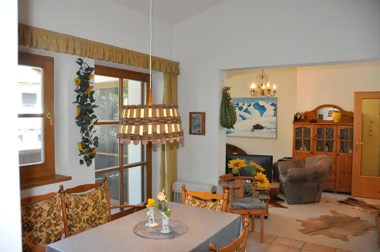 Ruhige, zentrale Wohnung in Mehrparteienhaus im 2. OG in Kitzbühel