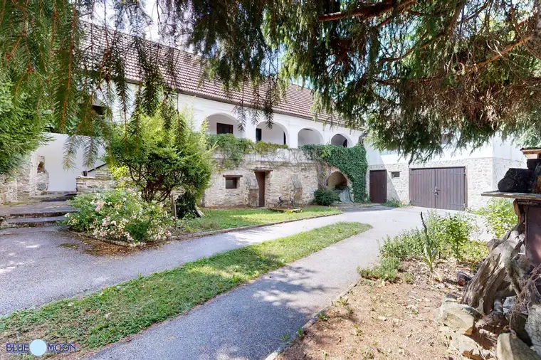 7435 Unterkohlstätten, Bauernhaus im burgenländischen Baustil, 2.146m² Grundstück mit Obstbäumen, 140m² Wohnfläche, Kellergewölbe mit Weinkeller, Garage, Werkstatt, Kaufpreis € 219.000,--