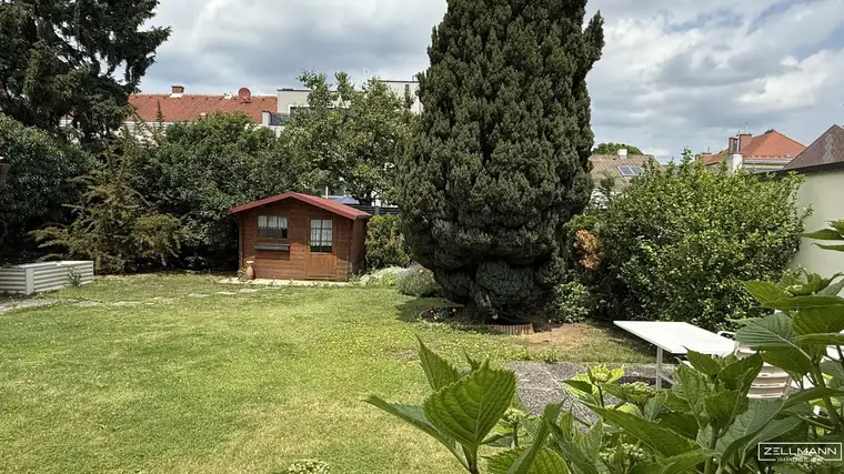 Charmantes Einfamilienhaus mit großem Potenzial und völlig ruhigem Garten | ZΞLLMANN IMMOBILIEN