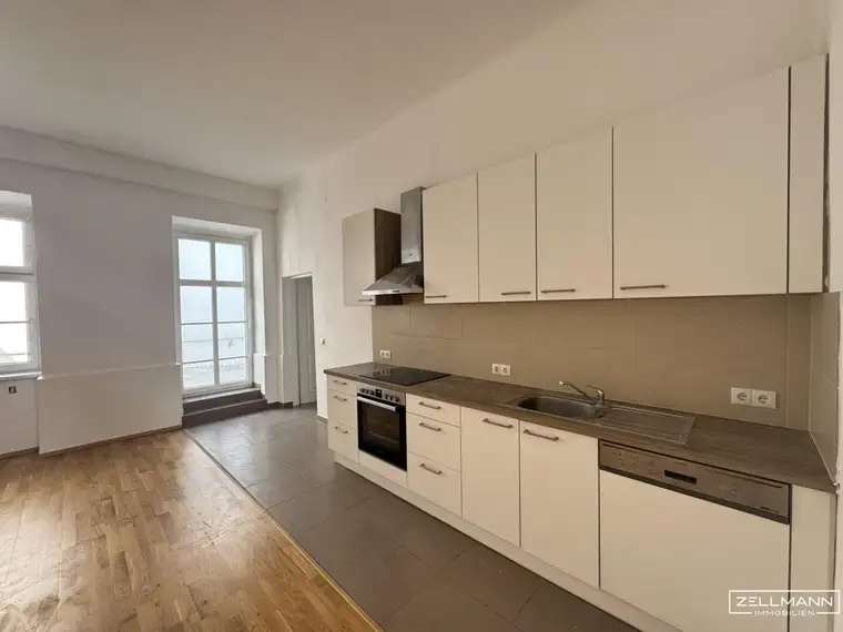 Helle 2-Zimmer-Wohnung mit großer Terrasse in ruhiger Lage | ZELLMANN IMMOBILIEN