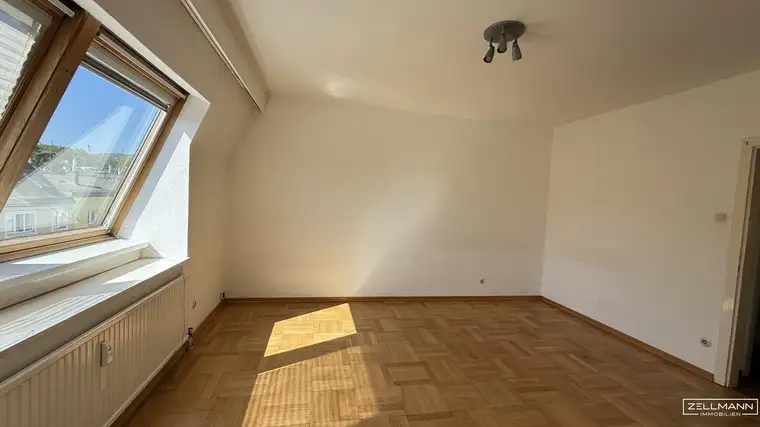 Dachgeschosswohnung mit 2 Zimmer und Fernblick | ZELLMANN IMMOBILIEN