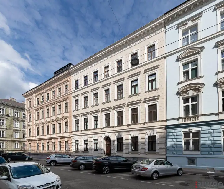 RARITÄT | Gewerbliches Apartment mit baubewilligter Planung | Komplett hofseitig | In Gehweite zum 1. Bezirk | Repräsentatives Jahrhundertwendehaus