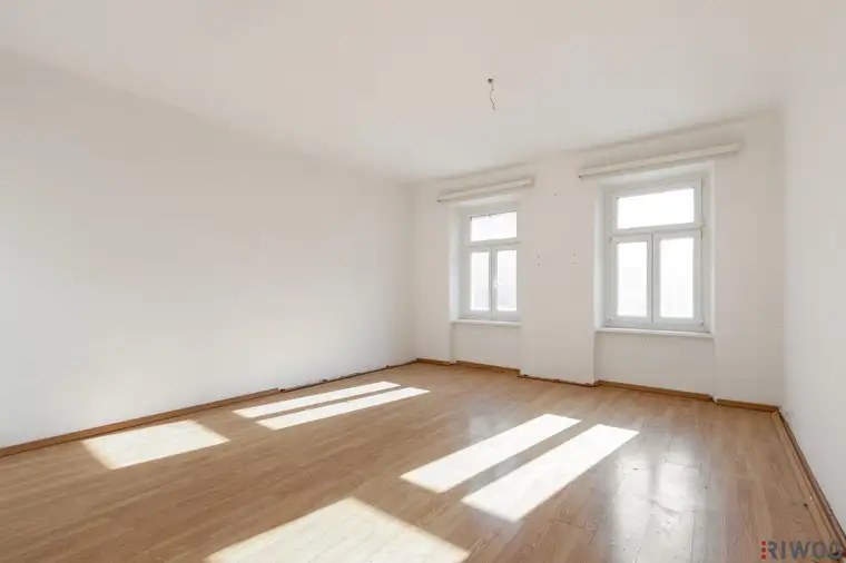 Sanierungsbedürftige Altbauwohnung mit baubewilligtem Balkon | Nähe Matzleinsdorfer Platz (S-Bahn-Station und künftig U2-Station)