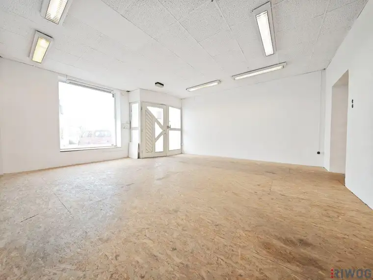 100m² Geschäftslokal/Büro bei Korneuburg Ost | Parkplätze vor der Türe