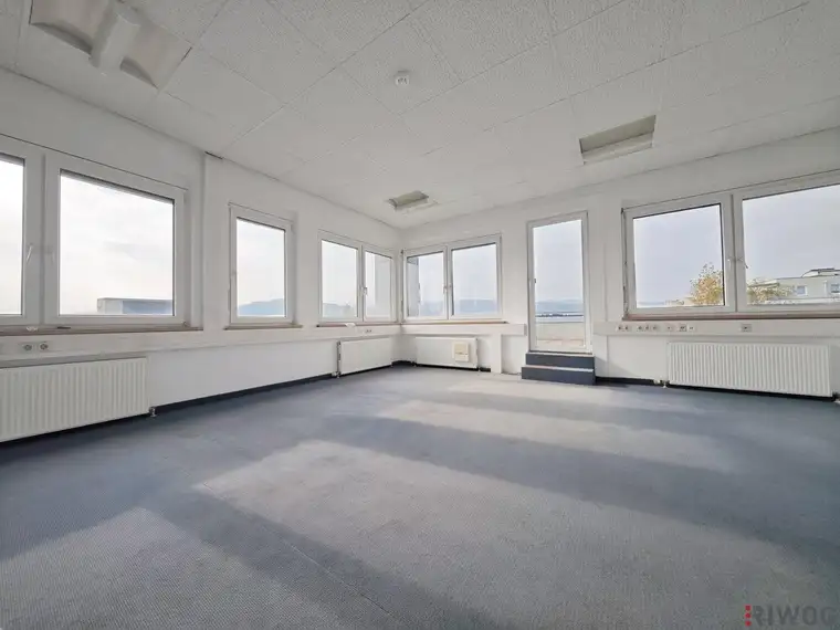 468m² Büro mit 111m² Terrasse zur alleinigen Nutzung | Klima | Parkplätze | Teilflächen möglich bzw. auf bis zu 668m² erweiterbar | optionales EG-Lager mit 47m²