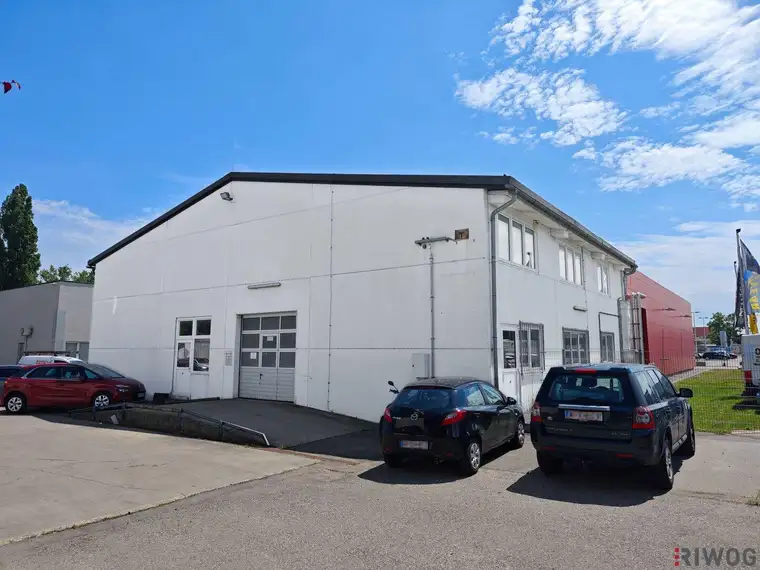 450m² Betriebsobjekt mit Halle und Büros | Parkplätze | Nähe Siemensstraße