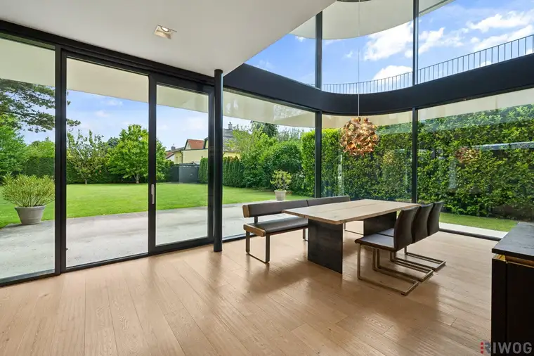 Moderne Architektenvilla mit smartem Raumkonzept in Leopoldsdorf bei Wien