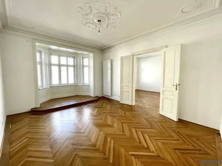 150m zum Schloss Schönbrunn | Heller Stilaltbau mit Erker | Möglichkeit auf 4 Zimmer | 2 Min. zur U4