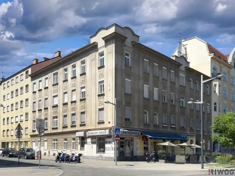 Sanierungsbedürftige Werkstätte komplett innenhofseitig | nahe U1 Troststraße