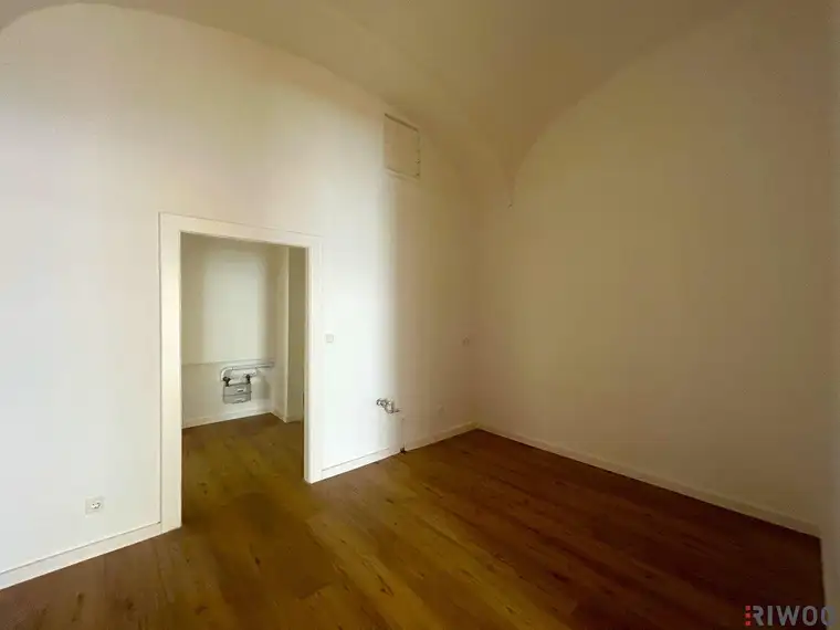 SANIERT *** Büro / Geschäftslokal - Nähe U4 Stadtpark *** straßenseitiger Zugang *** zwischen Heumarkt und Wien Mitte Shopping Center