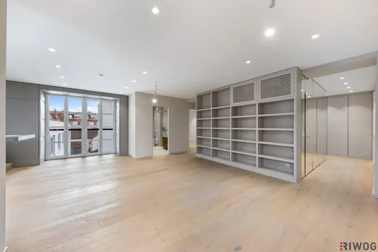 **Architekten Wohnung mit Luxus Ausstattung und Balkon** in Art Deco Fabrik