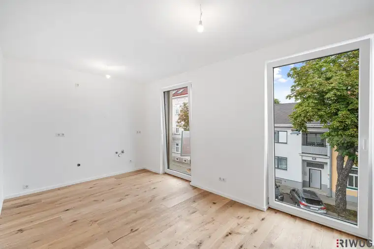 Moderner Neubau mit vielen Technischen Raffinessen in U-Bahn nähe