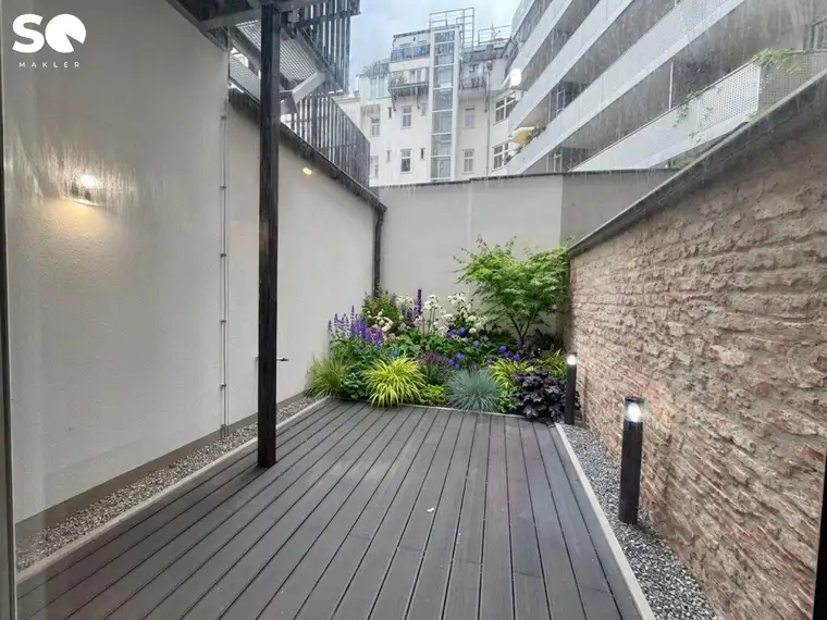 #SQ - ERSTBEZUG: 3-ZIMMER-ALTBAUWOHNUNG MIT TERRASSE UND GARTEN IN RUHELAGE!