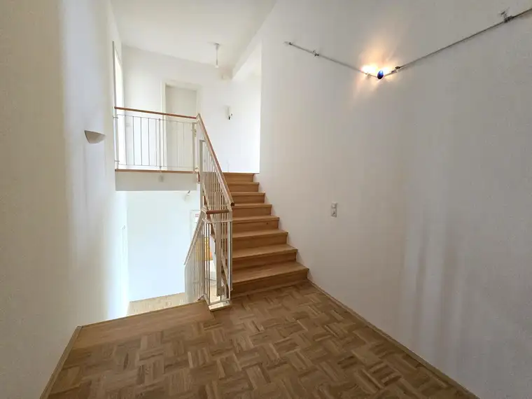 * * * GROSSZÜGIGE GARTEN-MAISONETTE im REIHENHAUS-STIL... GRAZER BESTLAGE - am RUCKERLBER (!)... 9 Radmin. zum LKH/MedUni... * * * 