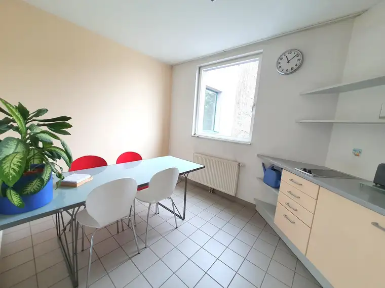 * * * FLEXIBLE BÜROGRÖSSEN... TOP-ANBINDUNG... VERKEHRSGÜNSTIGER FIRMENSTANDORT... TIEFGARAGENPLÄTZE * * * 