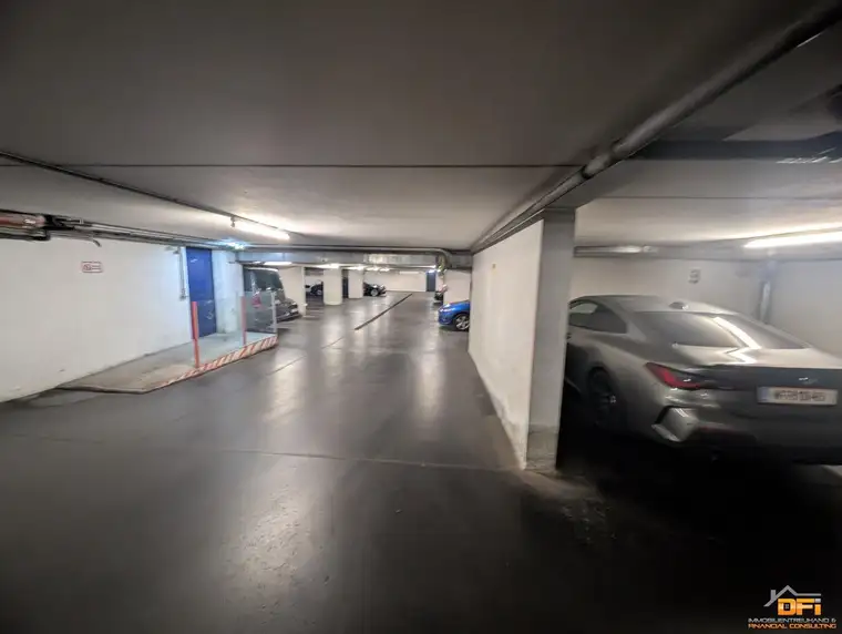 Parkplatz in gepflegter Tiefgarage