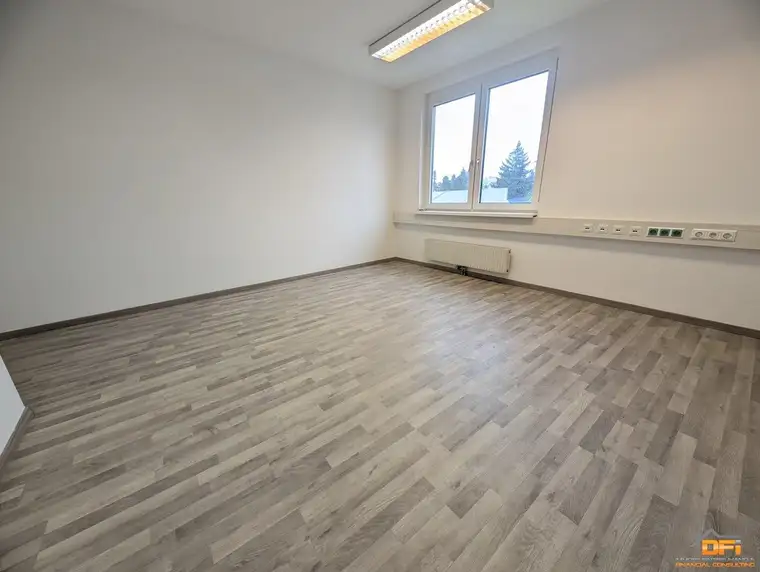 2 MONATE MIETFREI: Helles 3-Zimmer Büro in interessanter Frequenzlage
