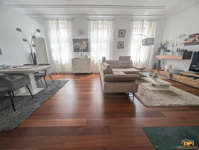 TRAUMWOHNUNG: Modern geschnittene 2-Zimmer Wohnung mit Balkon und Klimaanlage in guter Wohngegend