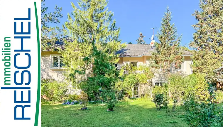 Breitenfurt Ost – elegante Villa mit Innenpool und über 2.000 m² großem Grundstück