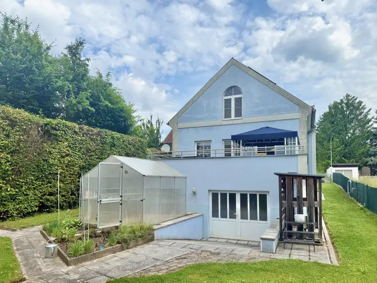 Ruhelage, umgeben vom Grünen | Gartenfläche ca. 1.564m² | Luftwärmepumpe, Solaranlage &amp; beheizbarer Pool mit Gegenstromanlage