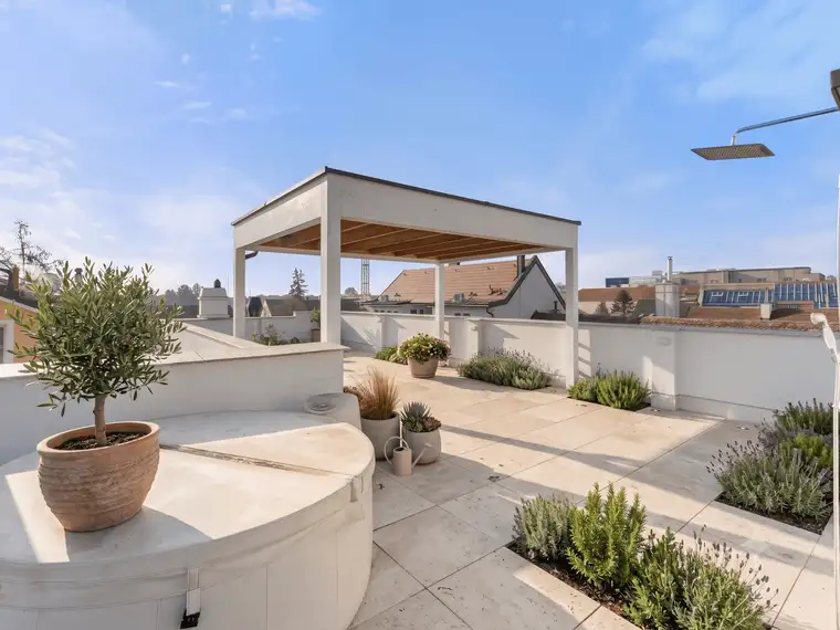 Einzigartiges Designer-Dachgeschossloft mit spektakulärer 91 m² Panoramaterrasse